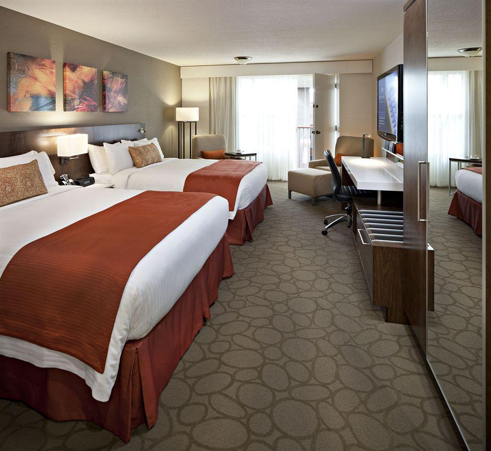 Delta Hotels By Marriott Calgary South Rom bilde